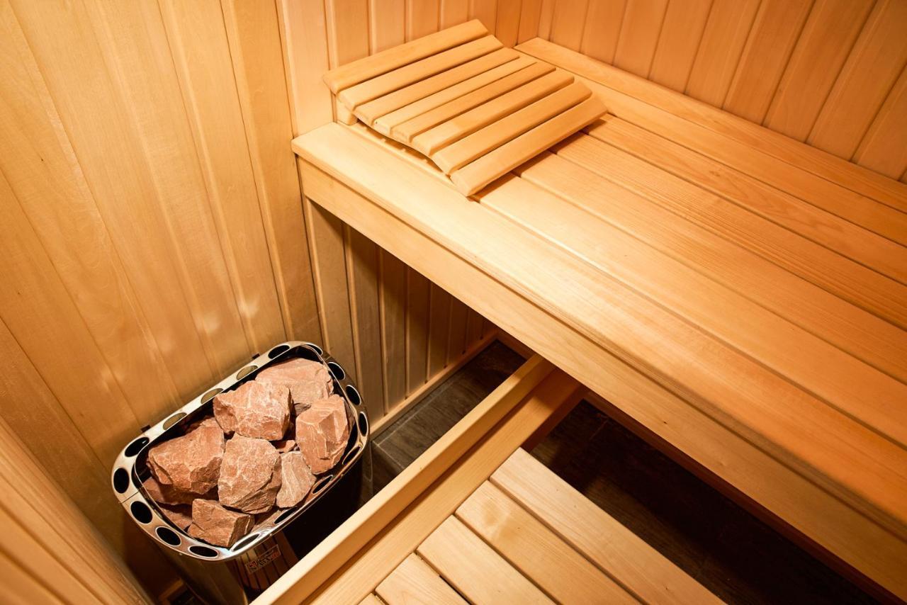 Sauna, Big Jacuzzi , Khreshchatyk Apartments Kiev Exterior foto