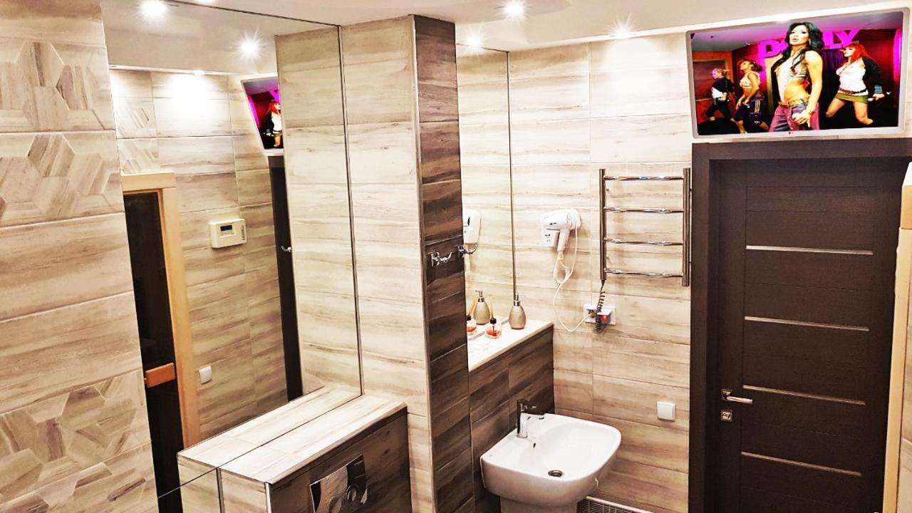 Sauna, Big Jacuzzi , Khreshchatyk Apartments Kiev Exterior foto